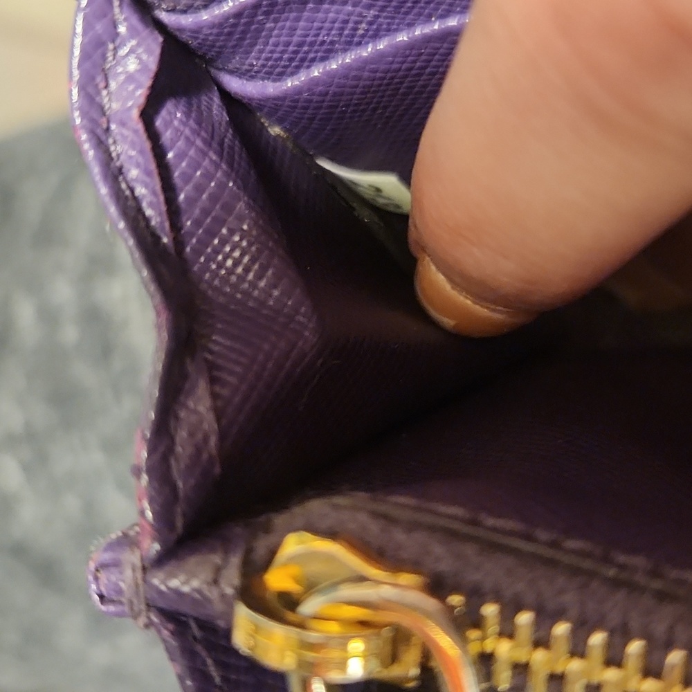 Prada Wallet - Picture 8 of 9
